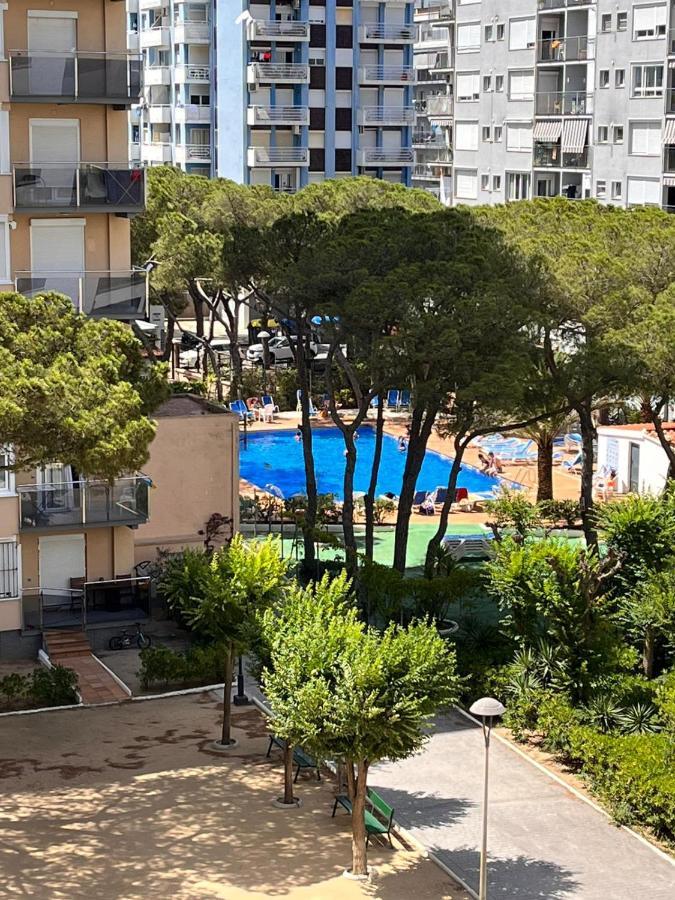 Apartamento Vacacional & Holiday Blanes Bagian luar foto