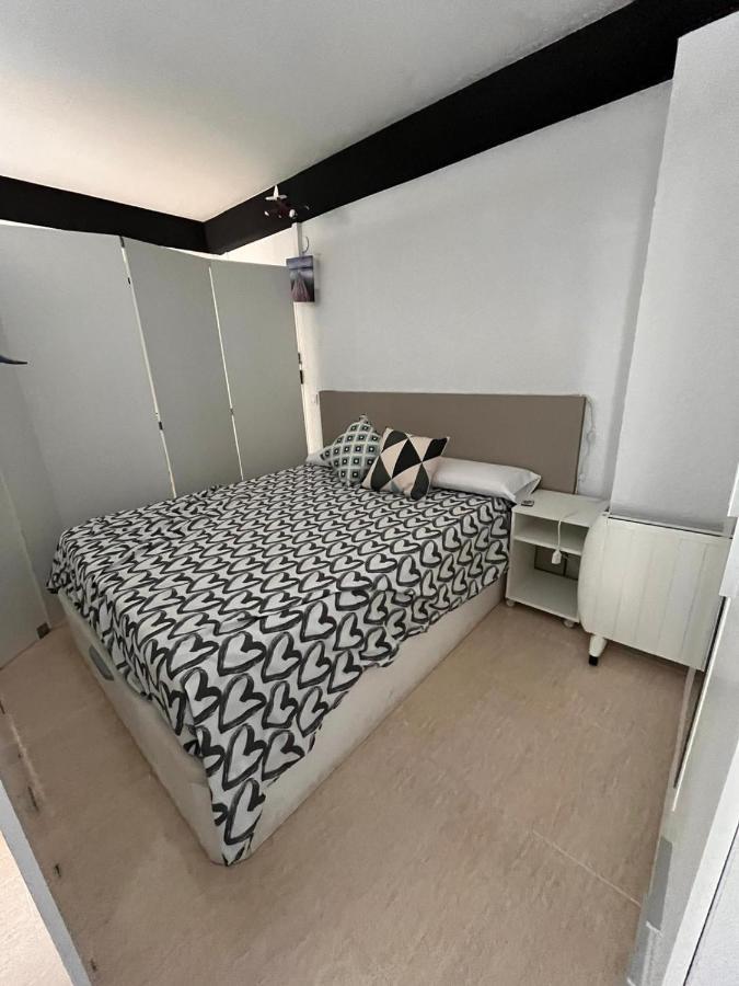 Apartamento Vacacional & Holiday Blanes Bagian luar foto